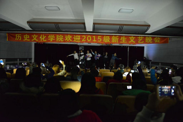 照片11:文艺部表演.jpg